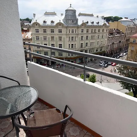 Buk Apartments On Svobody 6-8 Lviv Exterior photo